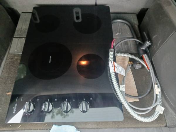 Whirlpool 30” Electric Cooktop (Olds)