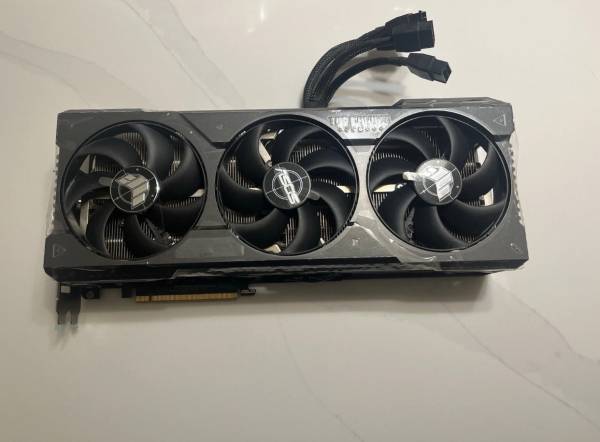 ASUS TUF Gaming NVIDIA GeForce RTX 4090 OC Edition Graphics Card (Miami)