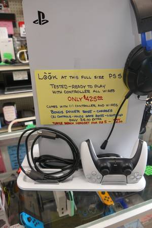 Playstaion PS5 Digital / White - $425 (Hollywood)