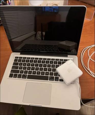 MacBook Pro A1278 model Core i5 8GB Intel 128 GB SSD HD Graphics 3000
