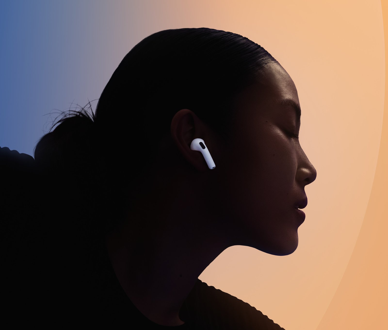 Apple AirPods 5 with Wireless Charging Case image 5