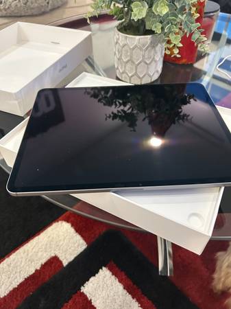 Apple iPad Air 13" (M2) + Magic Keyboard – 128GB – Wi-Fi + Cellular