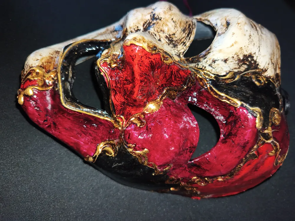 8MADE IN ITALIA8REALHANDMADEMASK8WITHREALGOLD8 image 3