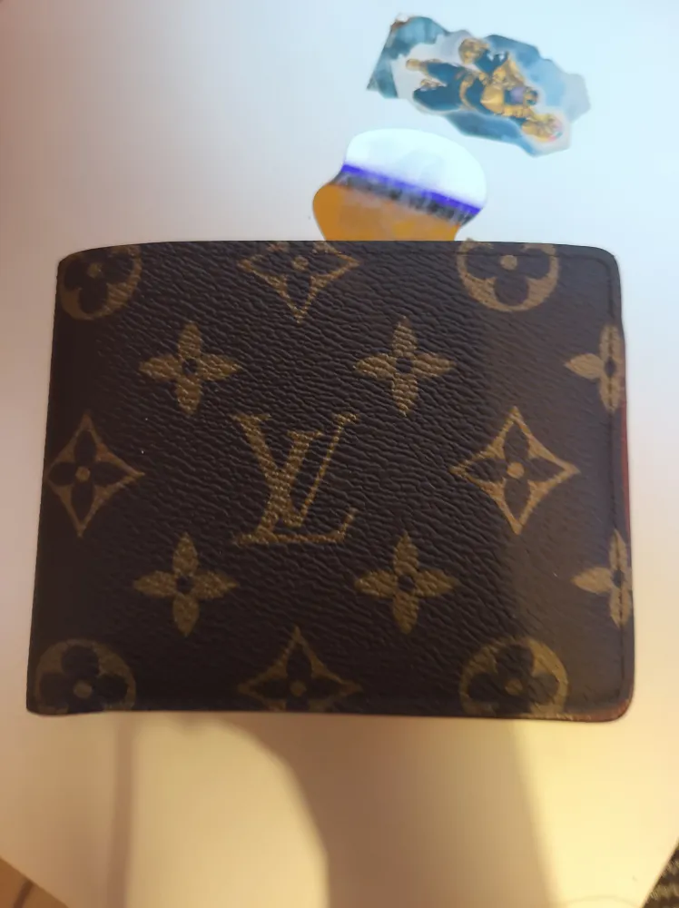 Vuitton wallet image 2