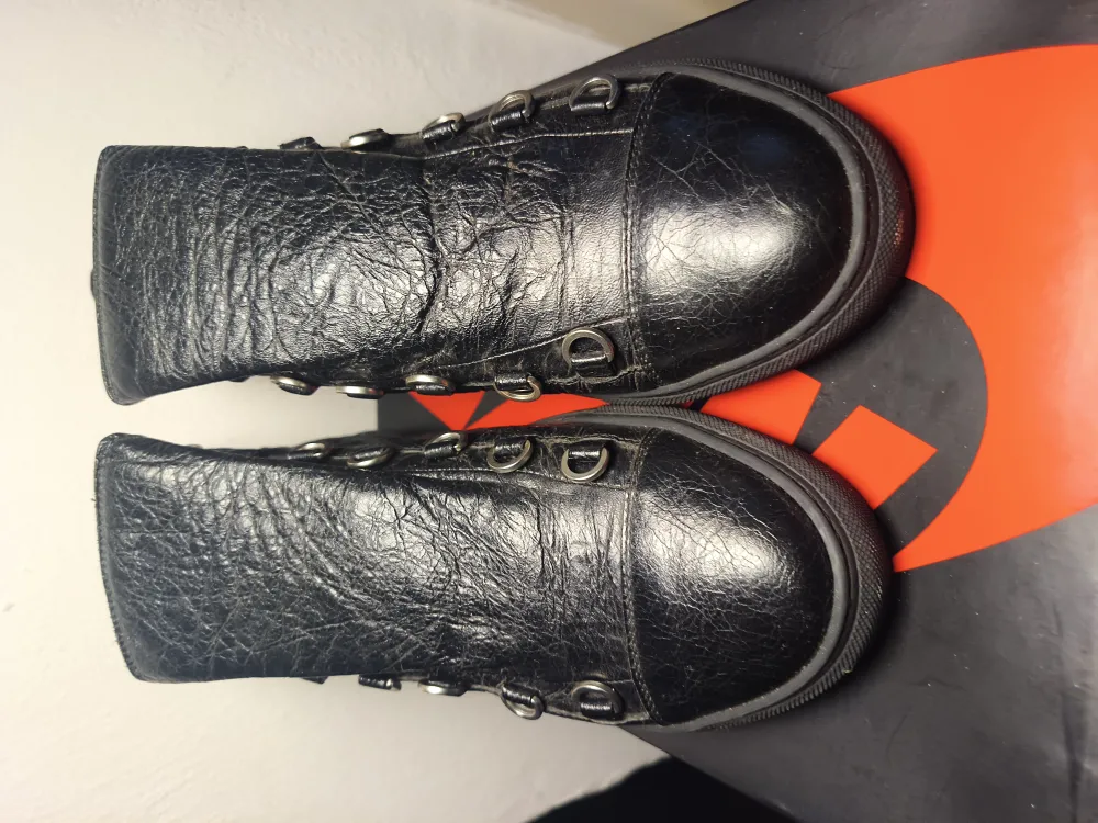 Balenciaga image 4