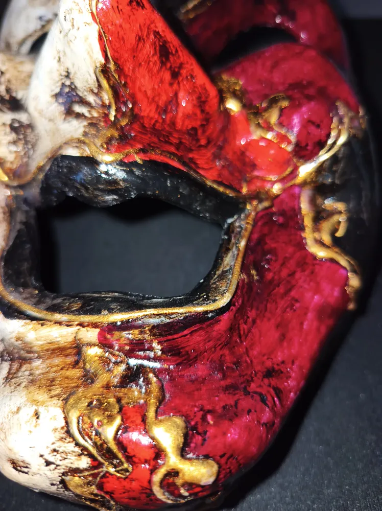 8MADE IN ITALIA8REALHANDMADEMASK8WITHREALGOLD8 image 4