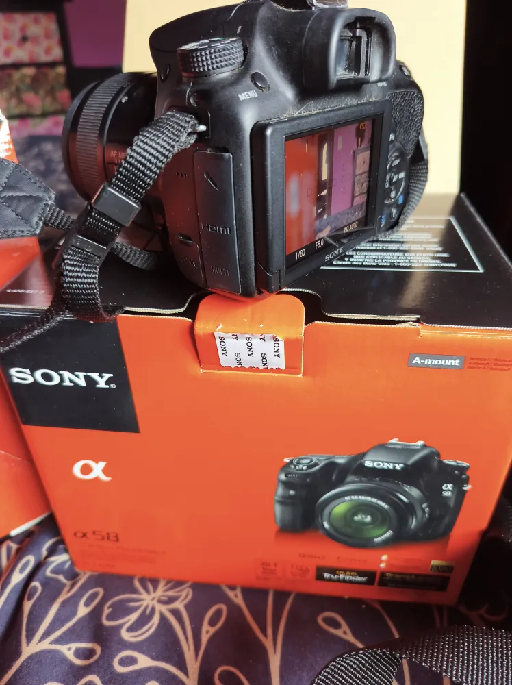 Sony Alpha 58 with Accessoires image 4
