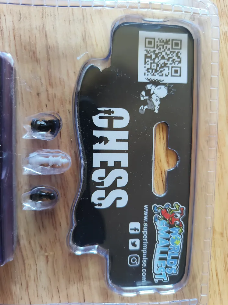 World Smallest : Chess image 3