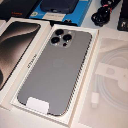 Apple Iphone 15 Pro NEW Unlocked Natural Titanium LOTS of Accessories - $725 (South Beach) image 3