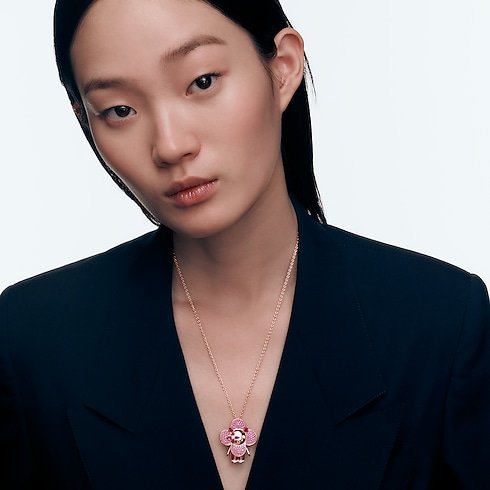 Louis Vuitton Vivienne Pig Pendant Necklace, rose gold, lacquer, diamonds and colored gemstones image 2