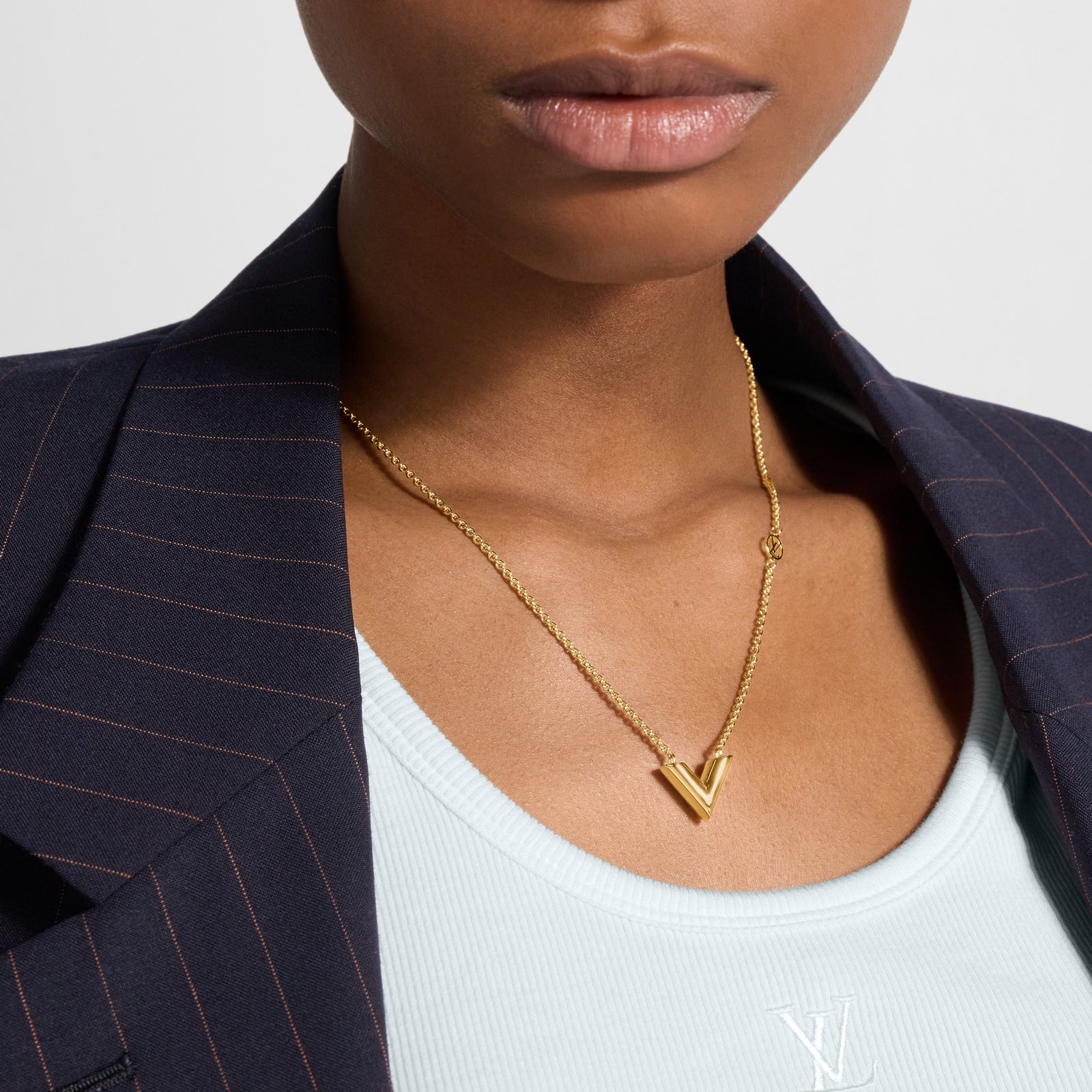 Louis Vuitton Essential V Necklace image 4