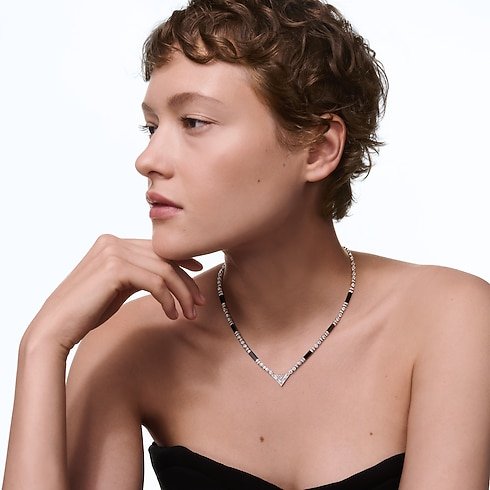 Louis Vuitton Pure V Necklace, white gold, onyx and diamonds image 2