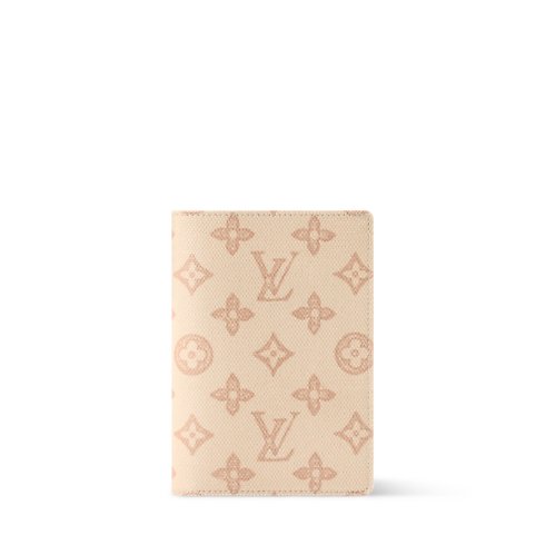 Louis Vuitton Passport Cover image 2