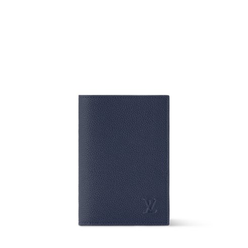 Louis Vuitton Passport Cover image 2