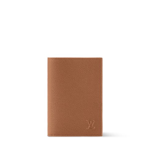 Louis Vuitton Passport Cover image 2