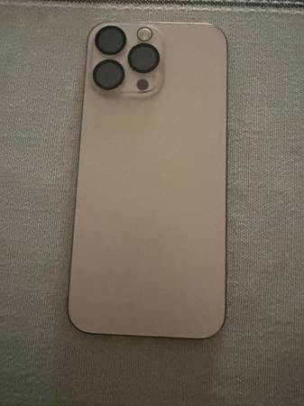 2 iPhone 16 pro max unlocked like new 98 % battery - $900