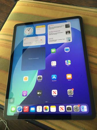 Apple iPad Pro 5th Gen. 256GB, Wi-Fi +5G (Unlocked), 12.9in - $520 (Sw gainesville)